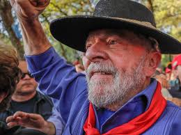 Read more about the article STF cede e proíbe prisão de Lula até novo julgamento no dia 4 de abril