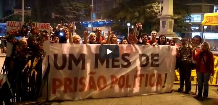 Read more about the article Coletivos independentes fazem vigília por Lula em Belo Horizonte