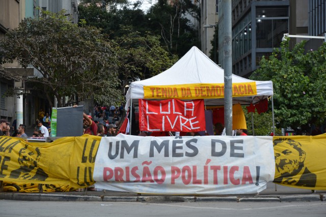Leia mais sobre o artigo 30 dias da prisão de Lula: assassinaram a democracia?!