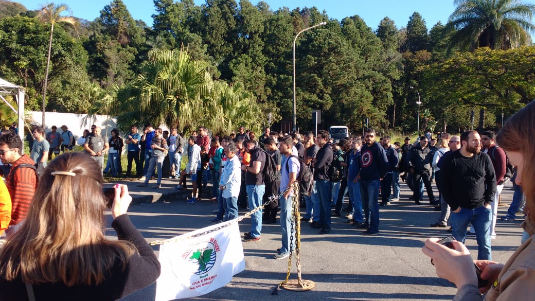 Read more about the article Governo não consegue desmobilizar greve