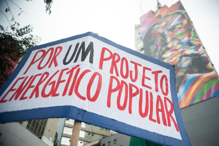 Leia mais sobre o artigo Trabalhadores exigem saída do presidente da Eletrobras