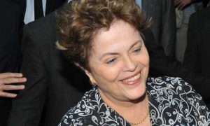 Read more about the article Dilma se reúne com PT hoje para definir candidatura ao Senado
