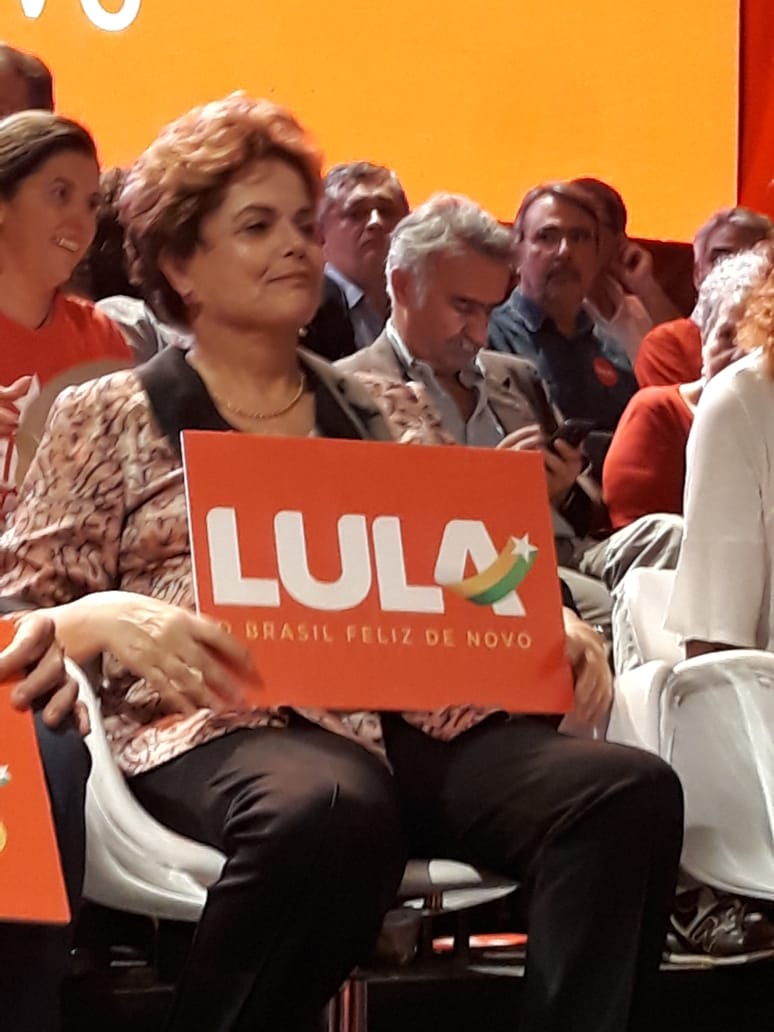 Read more about the article Dilma procura reforçar sua candidatura