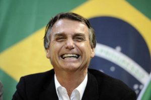 Leia mais sobre o artigo Bolsonaro é o segundo candidato a presidente mais rico