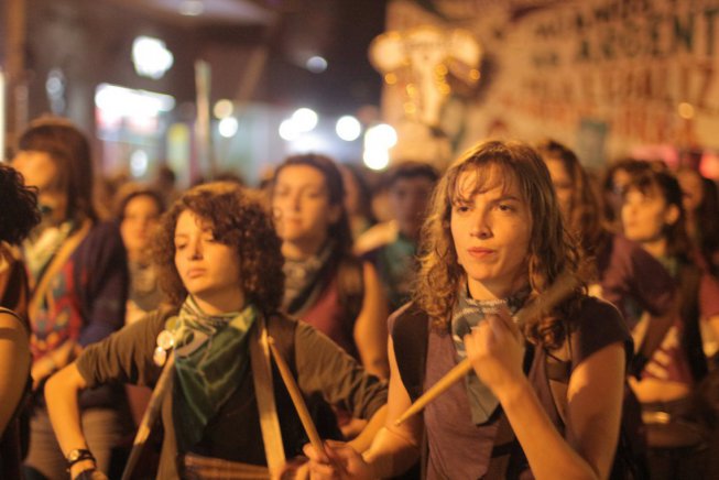 Read more about the article Mulheres à frente contra Bolsonaro, o golpismo e para que os capitalistas paguem pela crise
