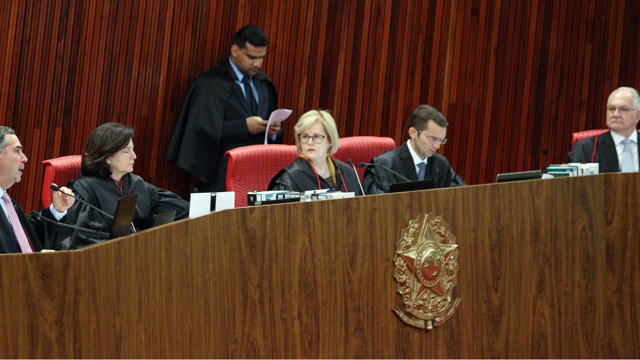 Leia mais sobre o artigo Julgamento arbitrário no TSE impede Lula de voltar a presidência