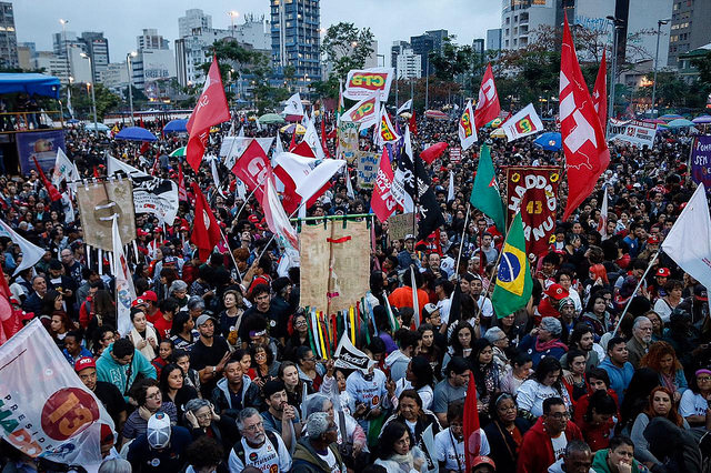 Leia mais sobre o artigo Haddad reúne multidão em São Paulo e projeta virada histórica no domingo