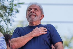Read more about the article Relator do STJ mantém prisão de Lula, mas diminui a pena para 8 anos