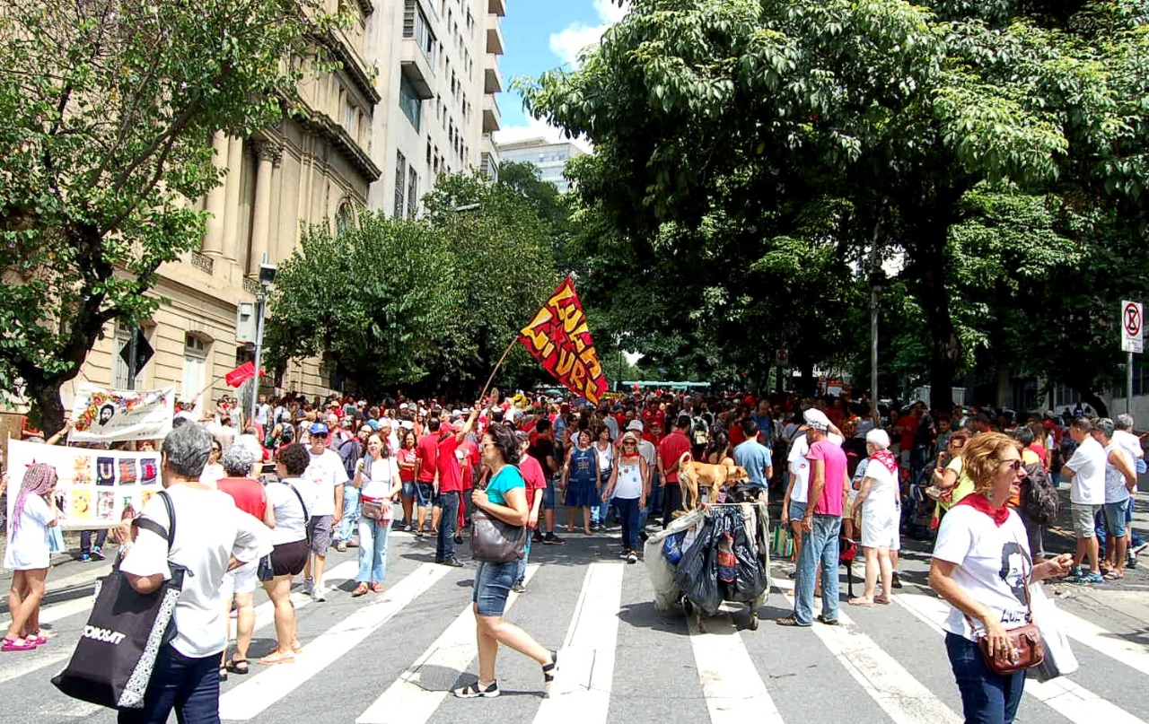 Read more about the article Belo Horizonte tem Ato em Defesa de Lula