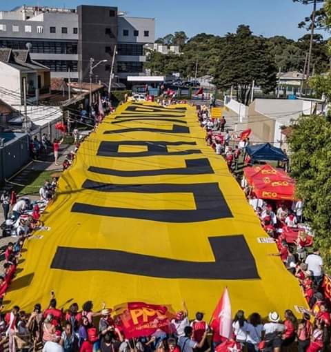 Read more about the article Milhares de pessoas se mobilizam por Lula Livre em Curitiba