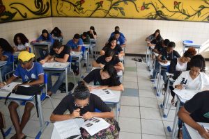 Leia mais sobre o artigo Em vez de combater o desemprego, Bolsonaro faz cruzada contra a Educação