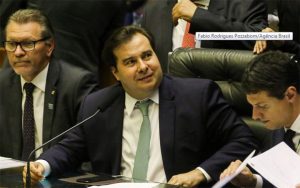 Read more about the article Maia: Câmara derrubará decreto de Bolsonaro de liberação das armas