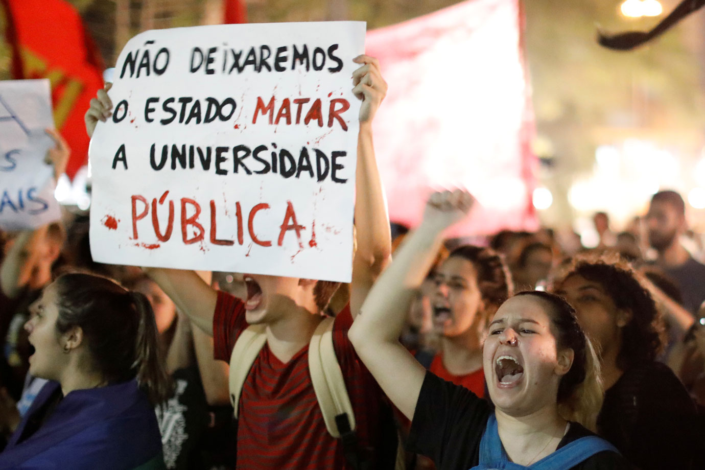 Read more about the article Justiça manda MEC suspender cortes em Universidades Federais