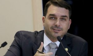 Leia mais sobre o artigo Intercept: Moro protegeu Flávio Bolsonaro para não perder cargo