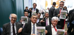 Read more about the article Parlamentares propõem reforma tributária justa e solidária