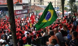 Read more about the article Lula chega a São Bernardo onde deve discursar