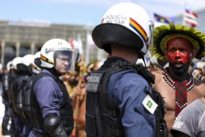 Read more about the article Bolsonaro quer usar Exército contra camponeses e indígenas