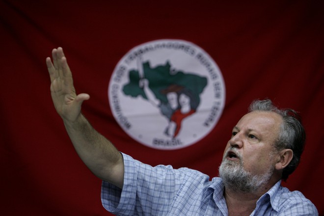 Read more about the article “Esse governo vai passar e vamos voltar com muito mais força”, diz João Pedro Stedile