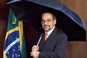 Read more about the article Entidades estudantis após saída de Weintraub: “Pior ministro da história”