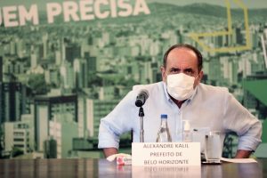 Leia mais sobre o artigo Ação de Bolsonaro diante do coronavírus foi um “desastre”, diz prefeito de BH