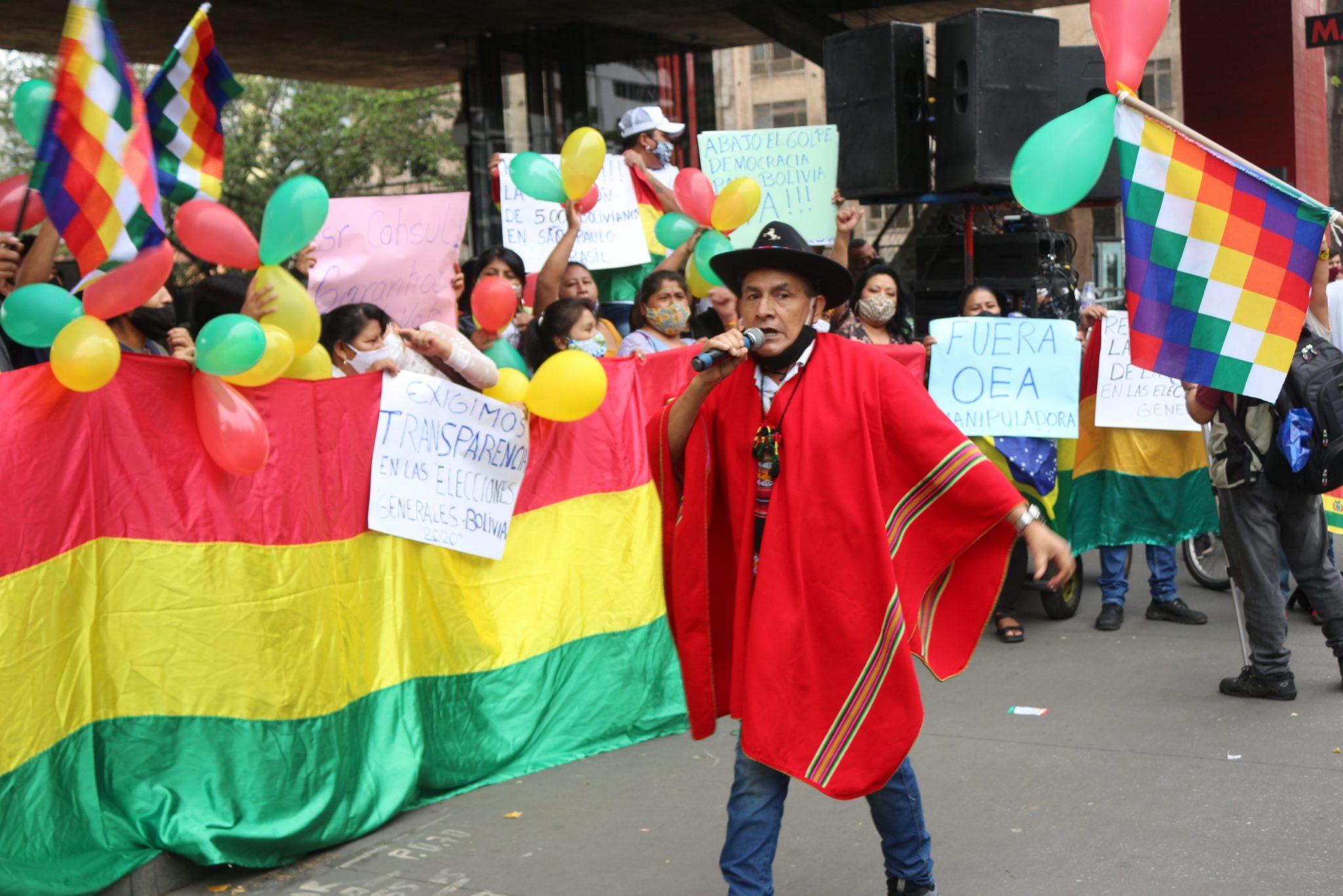 Read more about the article Bolivianos no Brasil exigem garantia de voto na eleição presidencial